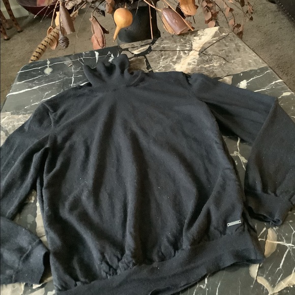 Fine Merino Wool Turtleneck Sweater 